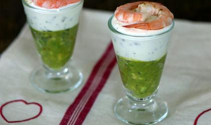 Verrine d'avocat, fromage frais et crevette