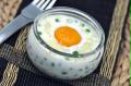 Oeuf cocotte aux petits pois à la crème
