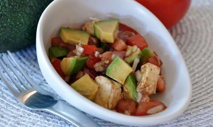 Salade de tomates et avocats