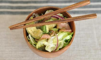 Salade d'avocat et de saumon fumé