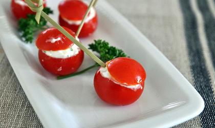 Tomates cerises farcies au chèvre frais